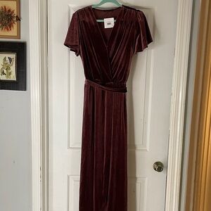 Luxurious Maxi Dress in Rich Burgundy